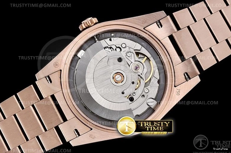 1028 RDD0219E – DayDate 36mm RelaxedFit 695